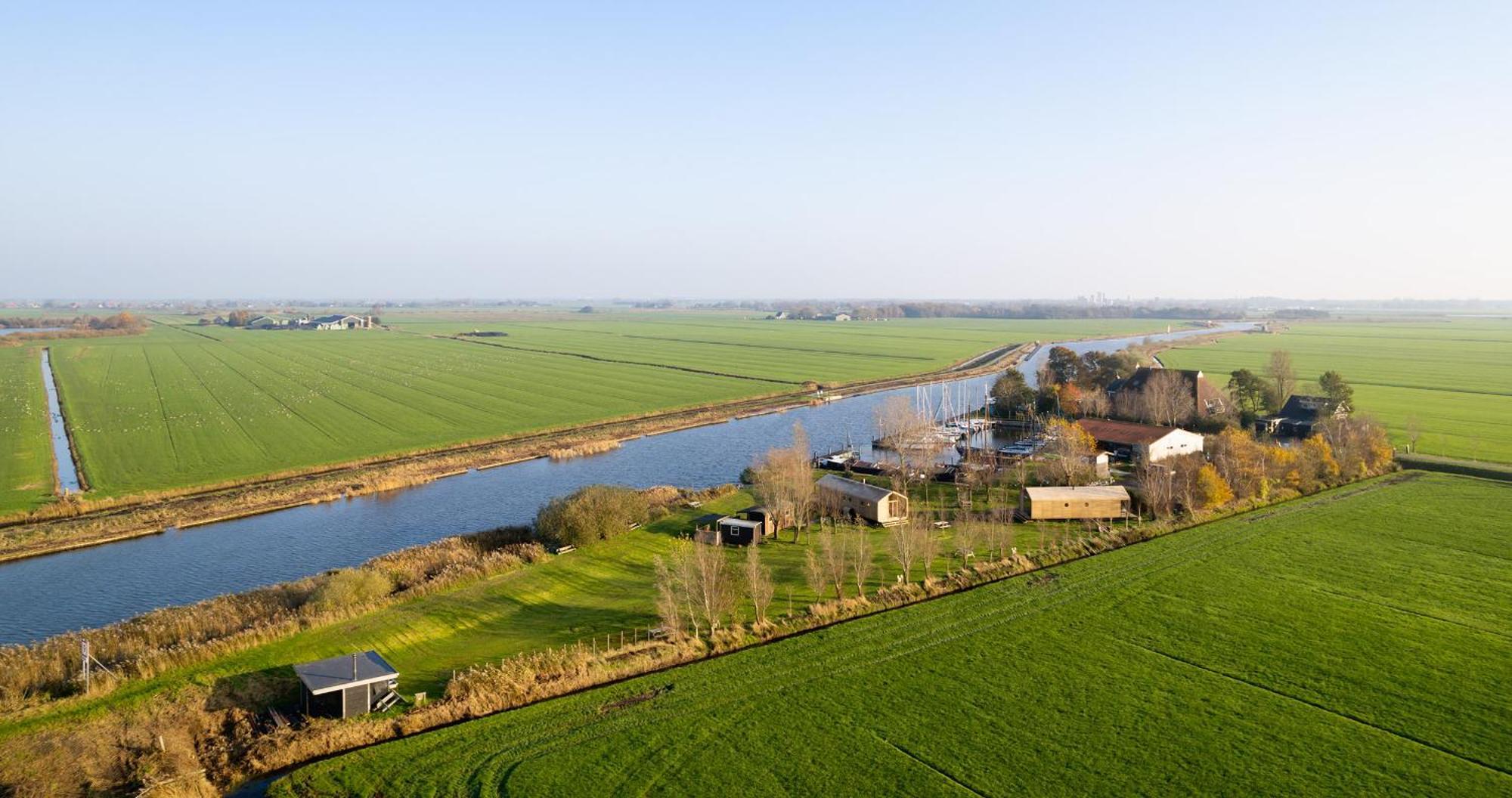 مبيت وإفطار Boornzwaag over de Wielen Rufus Aan Het Water المظهر الخارجي الصورة